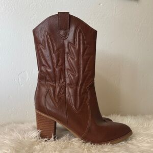 MIA RAYLYN boots Brown